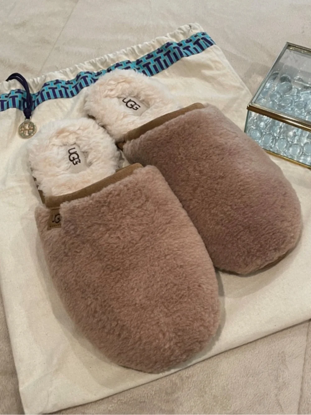 NEW UGG Australia Womens sz 9 40 Fluffette Sheepskin Shearling Slipper Chestnut - Picture 1 of 6
